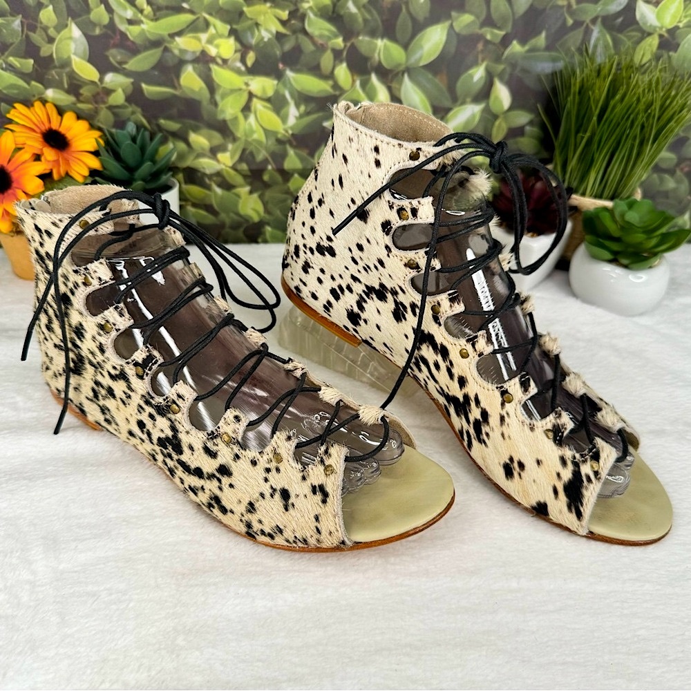 {Matisse} Real Exotic Fur Leather Lace-Up Gladiator Sandals, Cowhide Print, 8M